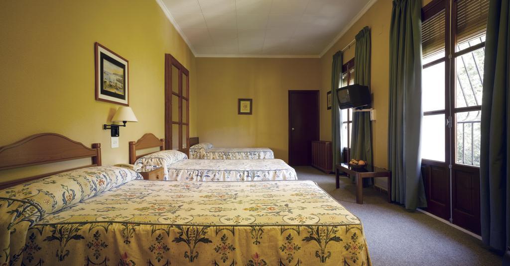 Family Room Spa access,1589105149:JPEG