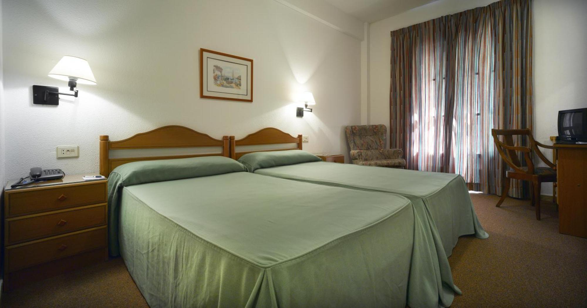 Classic Double or Twin Room Spa Access,1589105161:JPEG